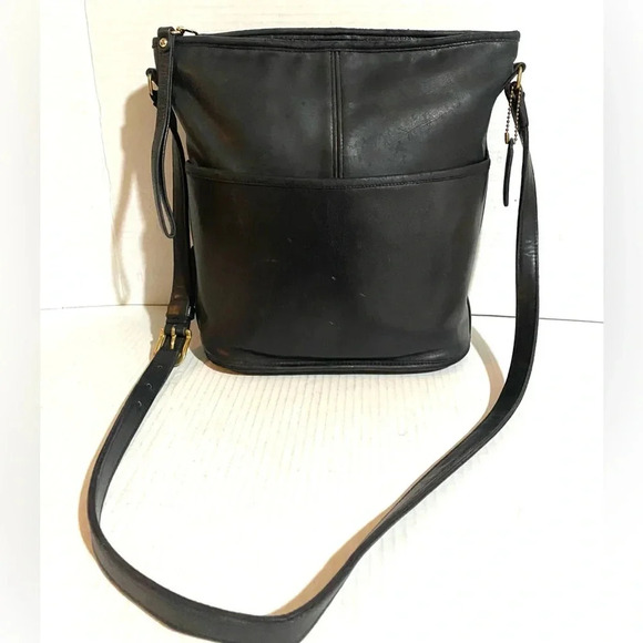 Coach vintage black distressed leather crossbody handbag - Picture 1 of 13